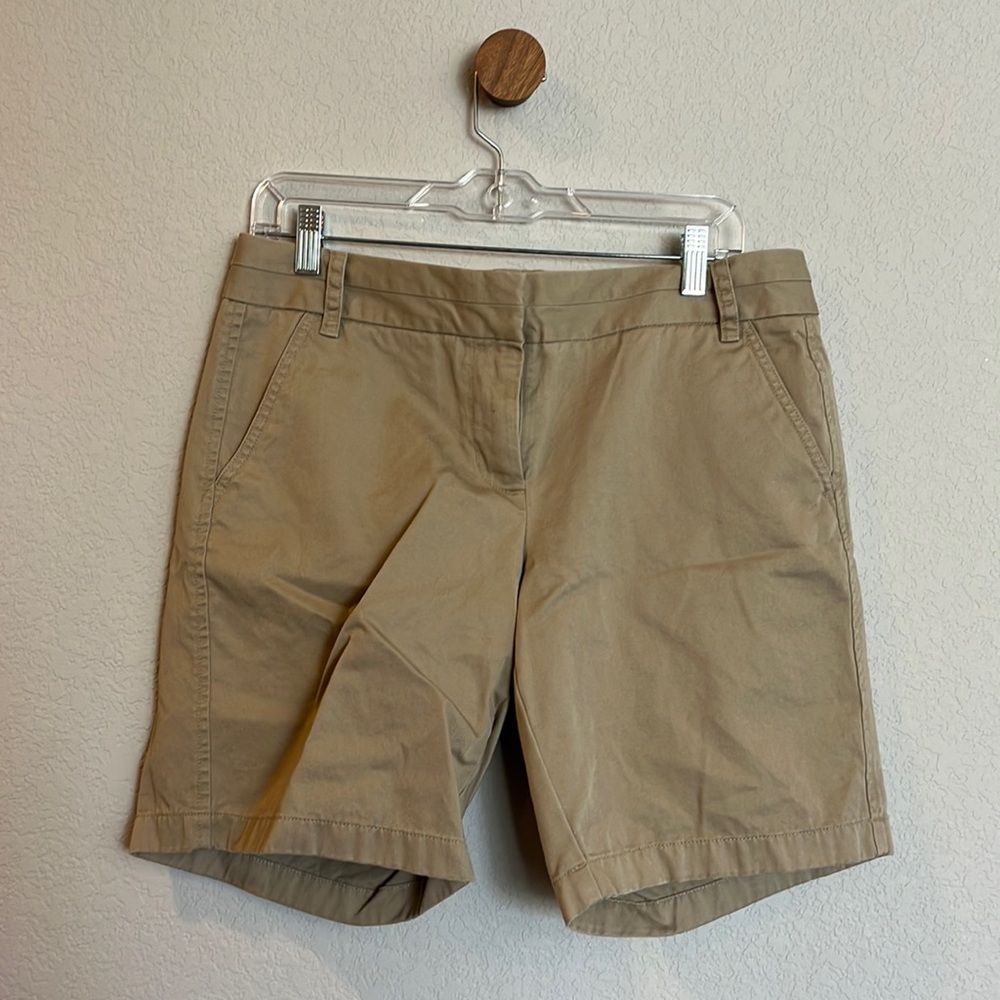 J.Crew. 8. Like new. Chino. Khaki.